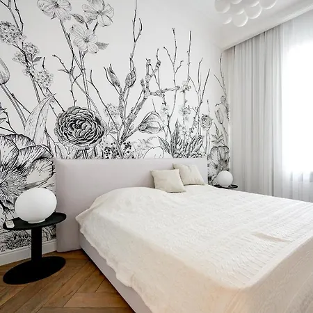 Vintage On Ekaterininskaya Sq. 9 Apartment *