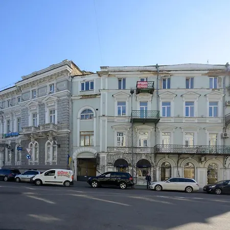 Apartment Vintage On Ekaterininskaya Sq. 9